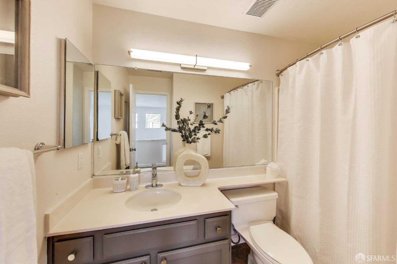 Detail Gallery Image 22 of 32 For 50 Seagull Dr, Richmond,  CA 94804 - 3 Beds | 2/1 Baths