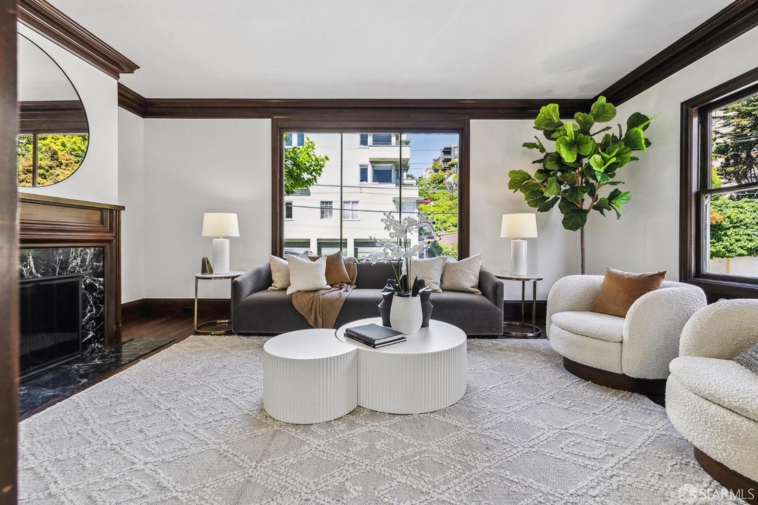 Detail Gallery Image 11 of 82 For 2260 Leavenworth St, San Francisco,  CA 94133 - 5 Beds | 4/1 Baths