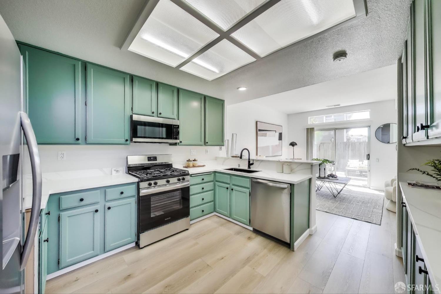 Detail Gallery Image 9 of 32 For 50 Seagull Dr, Richmond,  CA 94804 - 3 Beds | 2/1 Baths