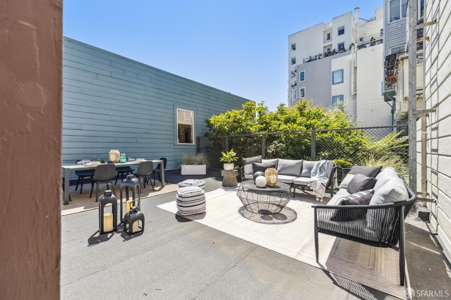 Detail Gallery Image 74 of 82 For 2260 Leavenworth St, San Francisco,  CA 94133 - 5 Beds | 4/1 Baths