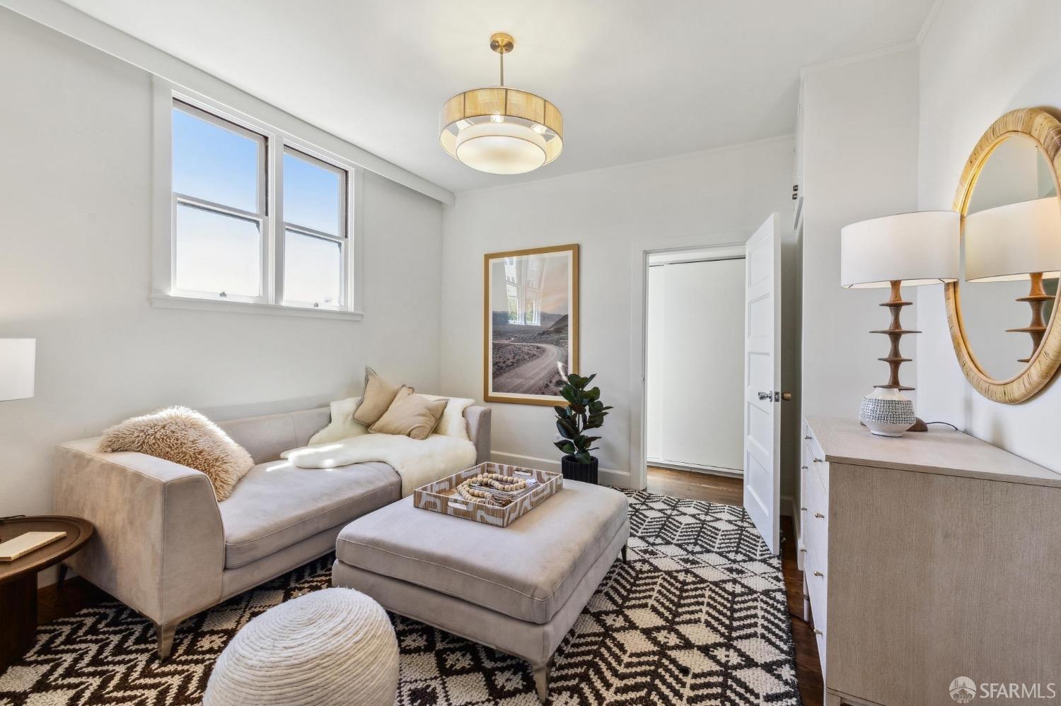 Detail Gallery Image 25 of 82 For 2260 Leavenworth St, San Francisco,  CA 94133 - 5 Beds | 4/1 Baths