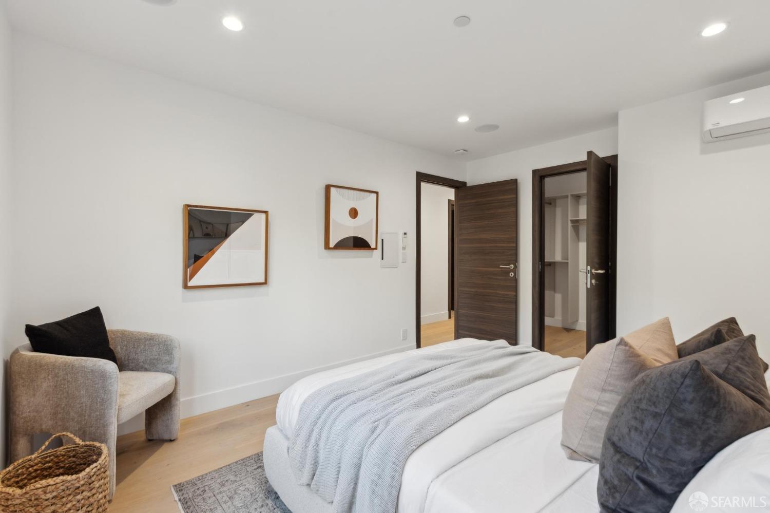 Detail Gallery Image 31 of 53 For 630 Precita Ave, San Francisco,  CA 94110 - 7 Beds | 5/2 Baths