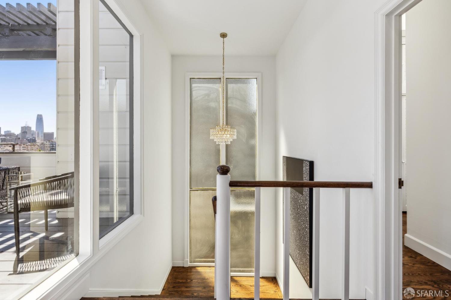 Detail Gallery Image 47 of 82 For 2260 Leavenworth St, San Francisco,  CA 94133 - 5 Beds | 4/1 Baths