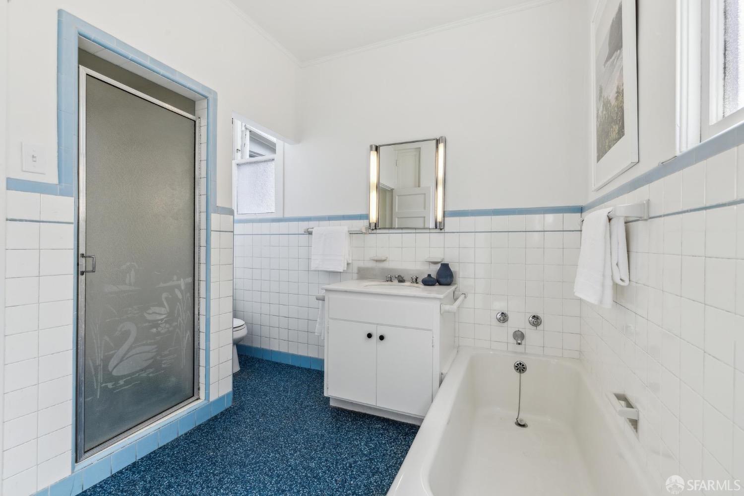 Detail Gallery Image 44 of 82 For 2260 Leavenworth St, San Francisco,  CA 94133 - 5 Beds | 4/1 Baths