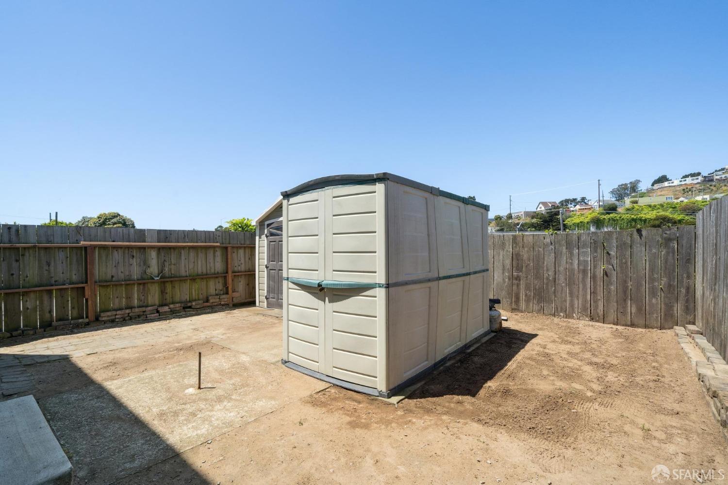 Moneta Way, San Francisco, California image 49