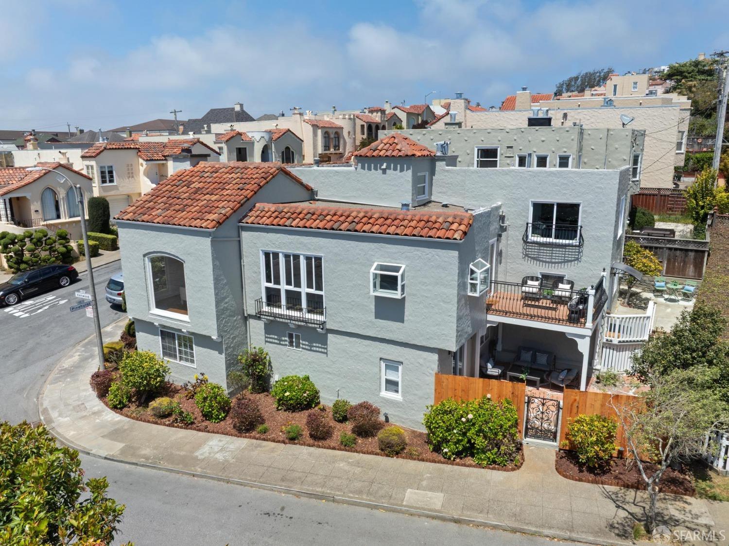 Detail Gallery Image 94 of 99 For 100 Pinehurst Way, San Francisco,  CA 94127 - 4 Beds | 4/1 Baths