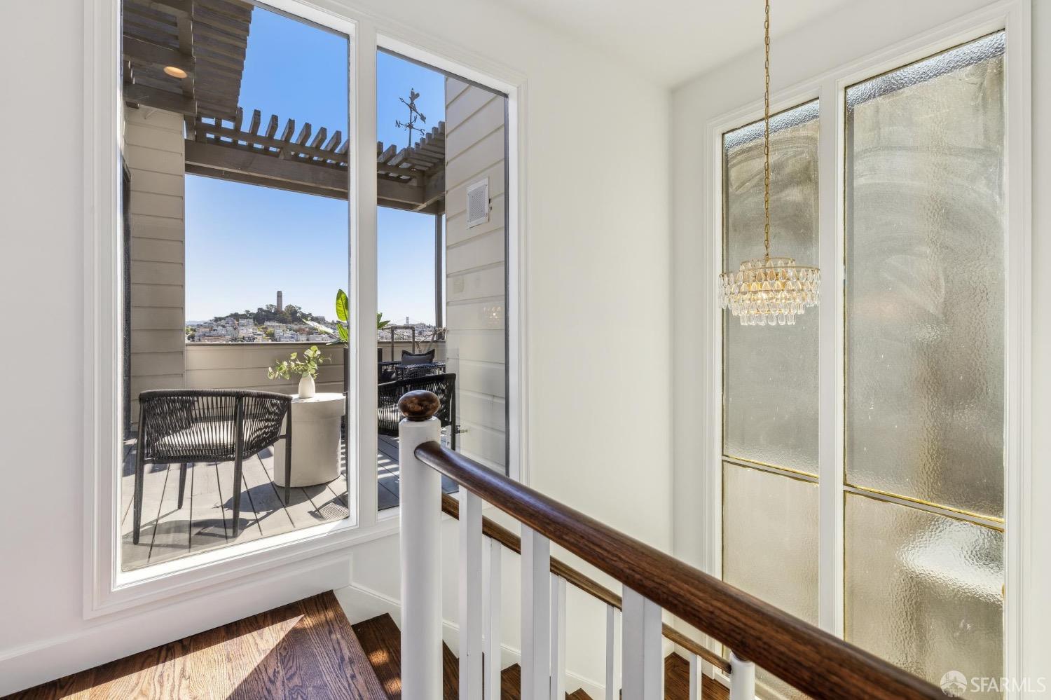 Detail Gallery Image 48 of 82 For 2260 Leavenworth St, San Francisco,  CA 94133 - 5 Beds | 4/1 Baths