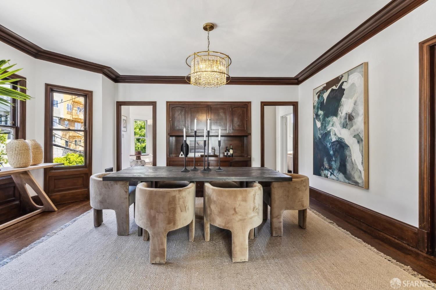 Detail Gallery Image 16 of 82 For 2260 Leavenworth St, San Francisco,  CA 94133 - 5 Beds | 4/1 Baths