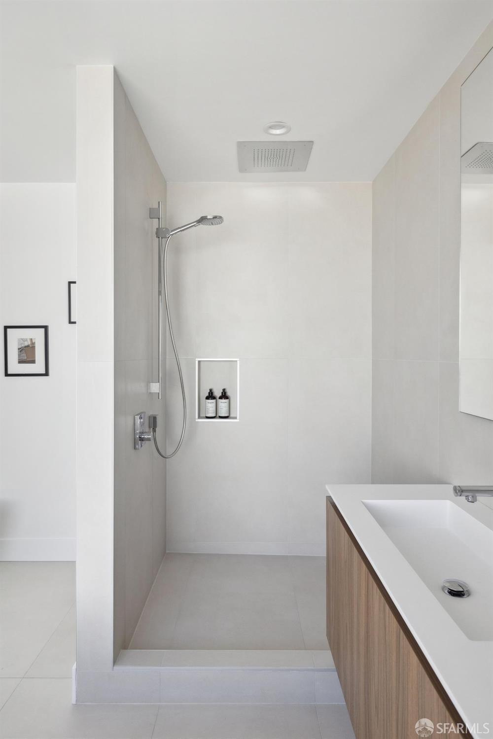 Detail Gallery Image 25 of 53 For 630 Precita Ave, San Francisco,  CA 94110 - 7 Beds | 5/2 Baths