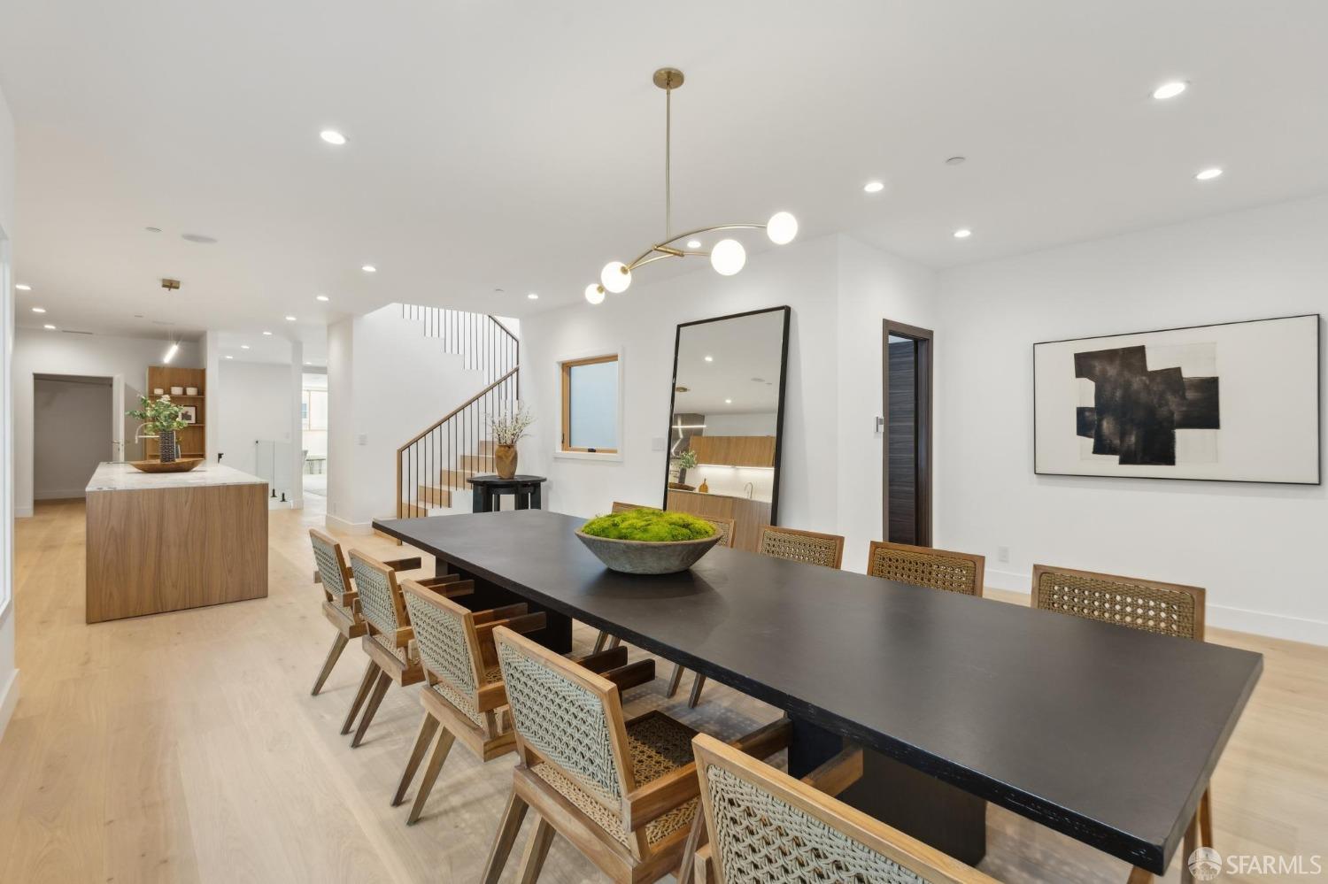 Detail Gallery Image 5 of 53 For 630 Precita Ave, San Francisco,  CA 94110 - 7 Beds | 5/2 Baths