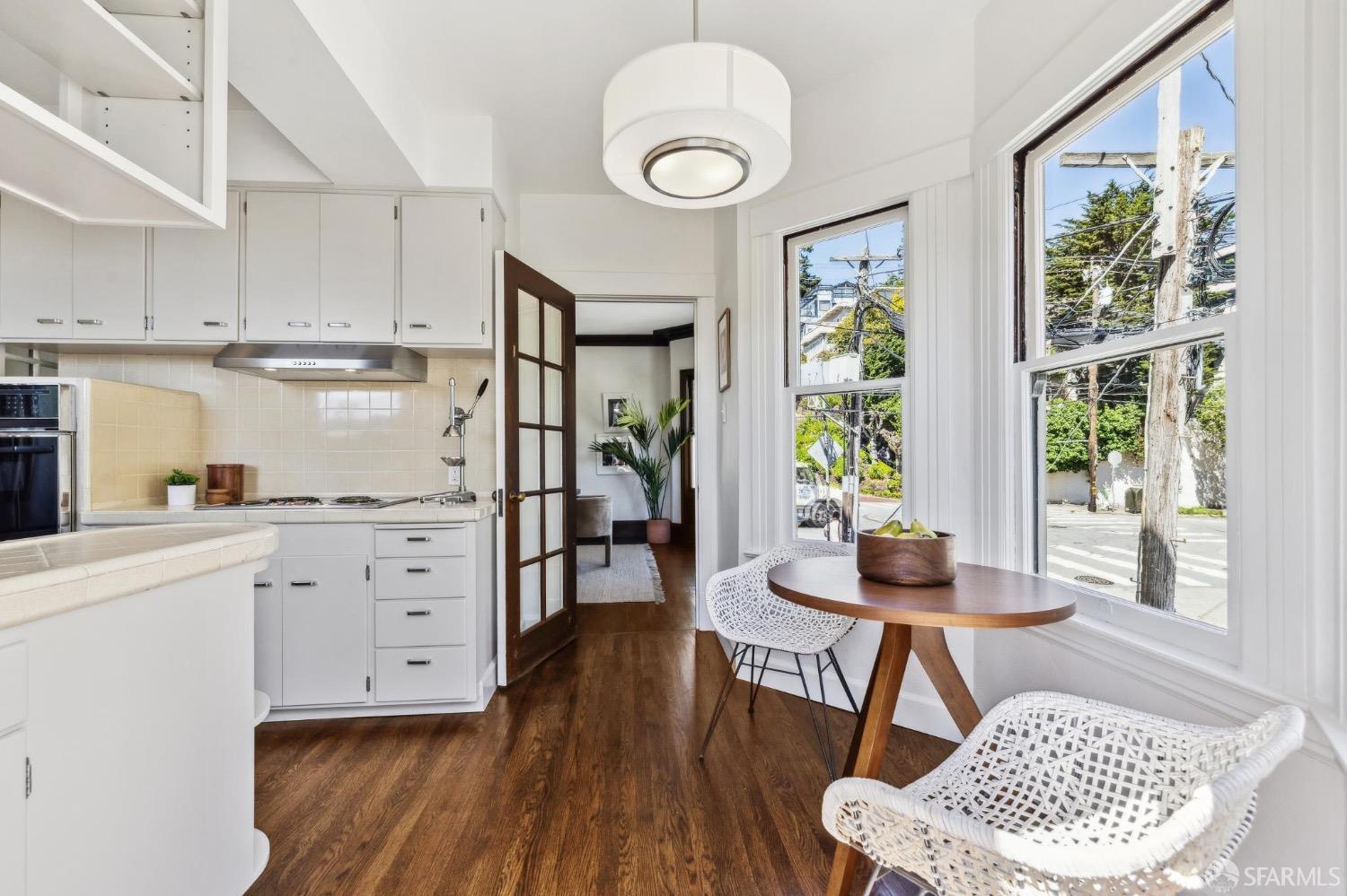 Detail Gallery Image 20 of 82 For 2260 Leavenworth St, San Francisco,  CA 94133 - 5 Beds | 4/1 Baths