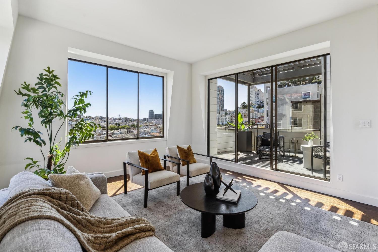 Detail Gallery Image 53 of 82 For 2260 Leavenworth St, San Francisco,  CA 94133 - 5 Beds | 4/1 Baths