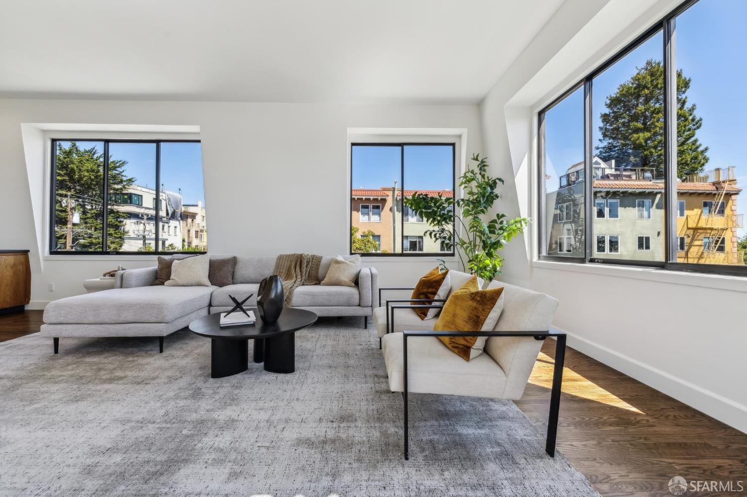 Detail Gallery Image 57 of 82 For 2260 Leavenworth St, San Francisco,  CA 94133 - 5 Beds | 4/1 Baths