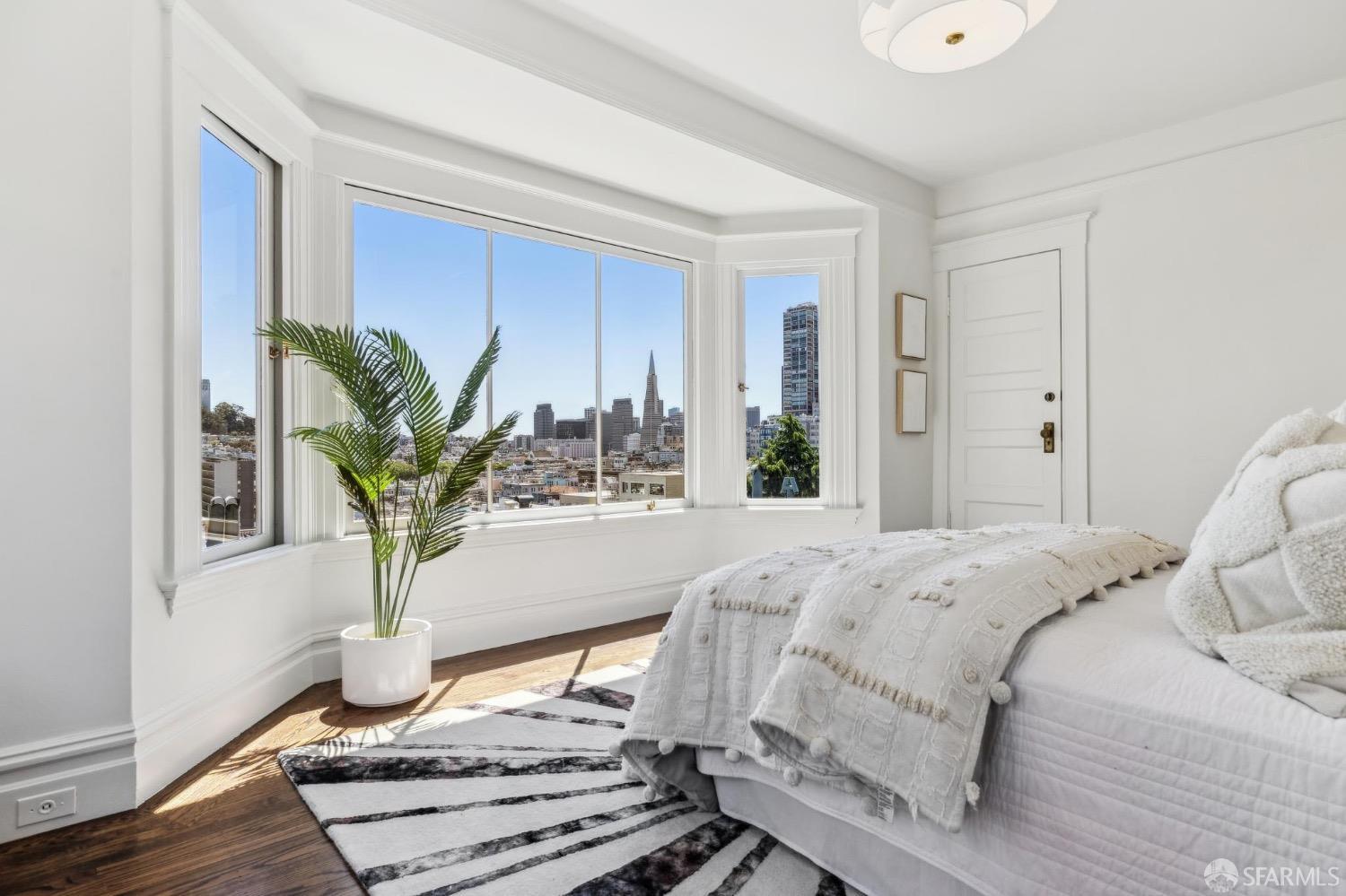 Detail Gallery Image 42 of 82 For 2260 Leavenworth St, San Francisco,  CA 94133 - 5 Beds | 4/1 Baths