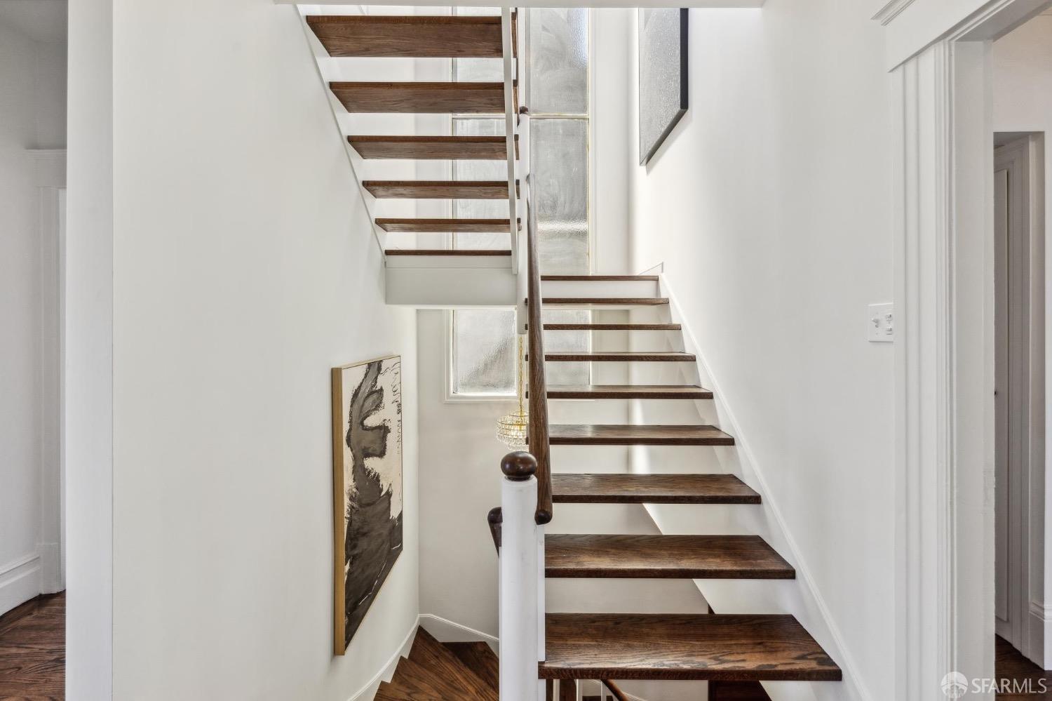 Detail Gallery Image 45 of 82 For 2260 Leavenworth St, San Francisco,  CA 94133 - 5 Beds | 4/1 Baths