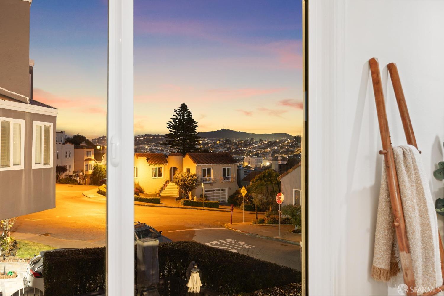 Detail Gallery Image 19 of 99 For 100 Pinehurst Way, San Francisco,  CA 94127 - 4 Beds | 4/1 Baths
