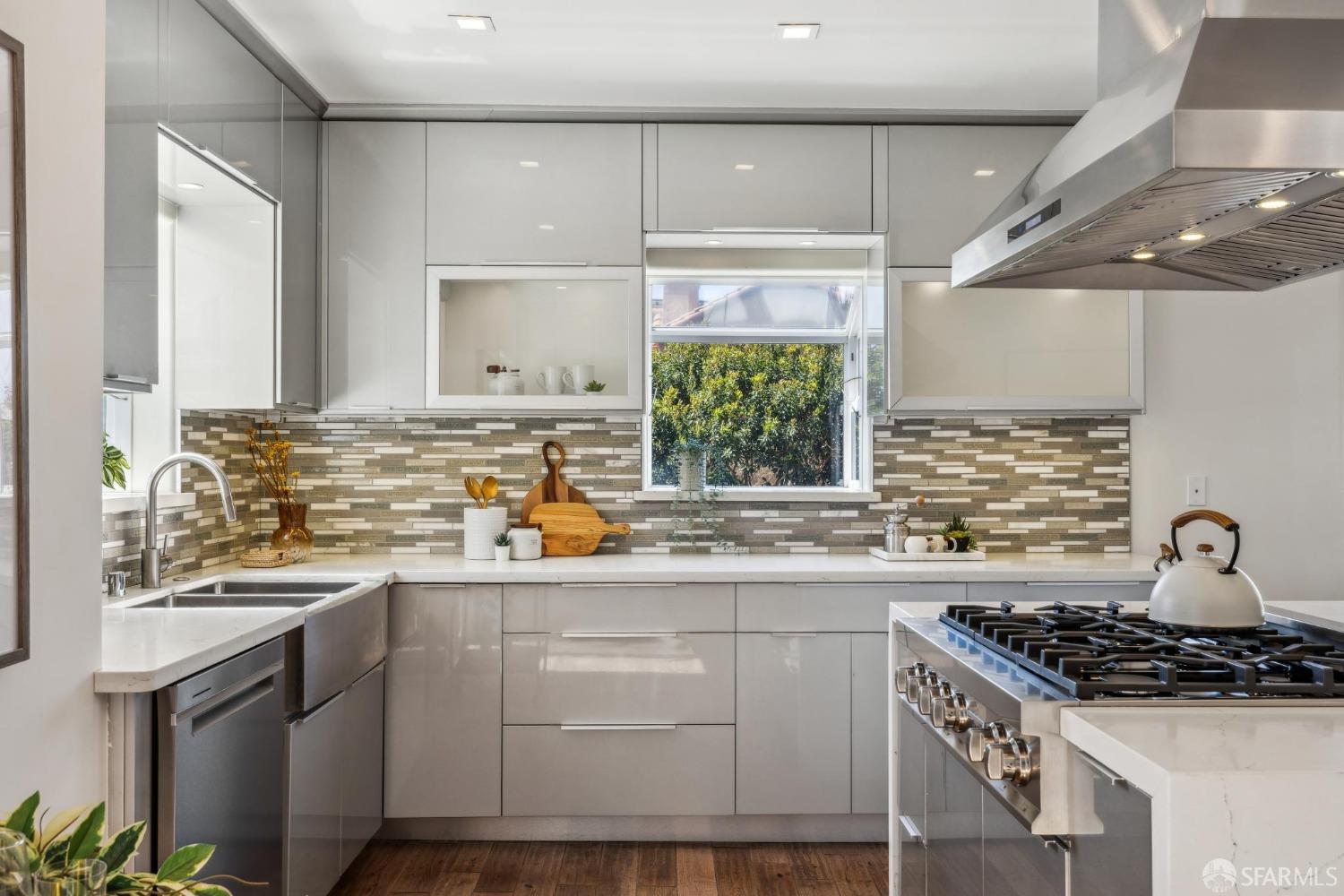 Detail Gallery Image 52 of 99 For 100 Pinehurst Way, San Francisco,  CA 94127 - 4 Beds | 4/1 Baths