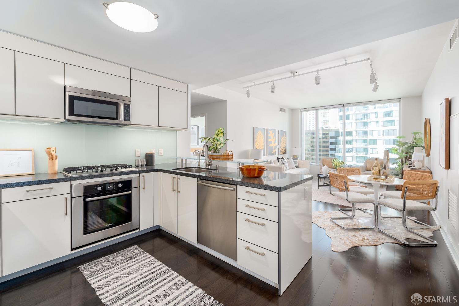 Detail Gallery Image 1 of 26 For 338 Spear St 22a,  San Francisco,  CA 94105 - 2 Beds | 2 Baths