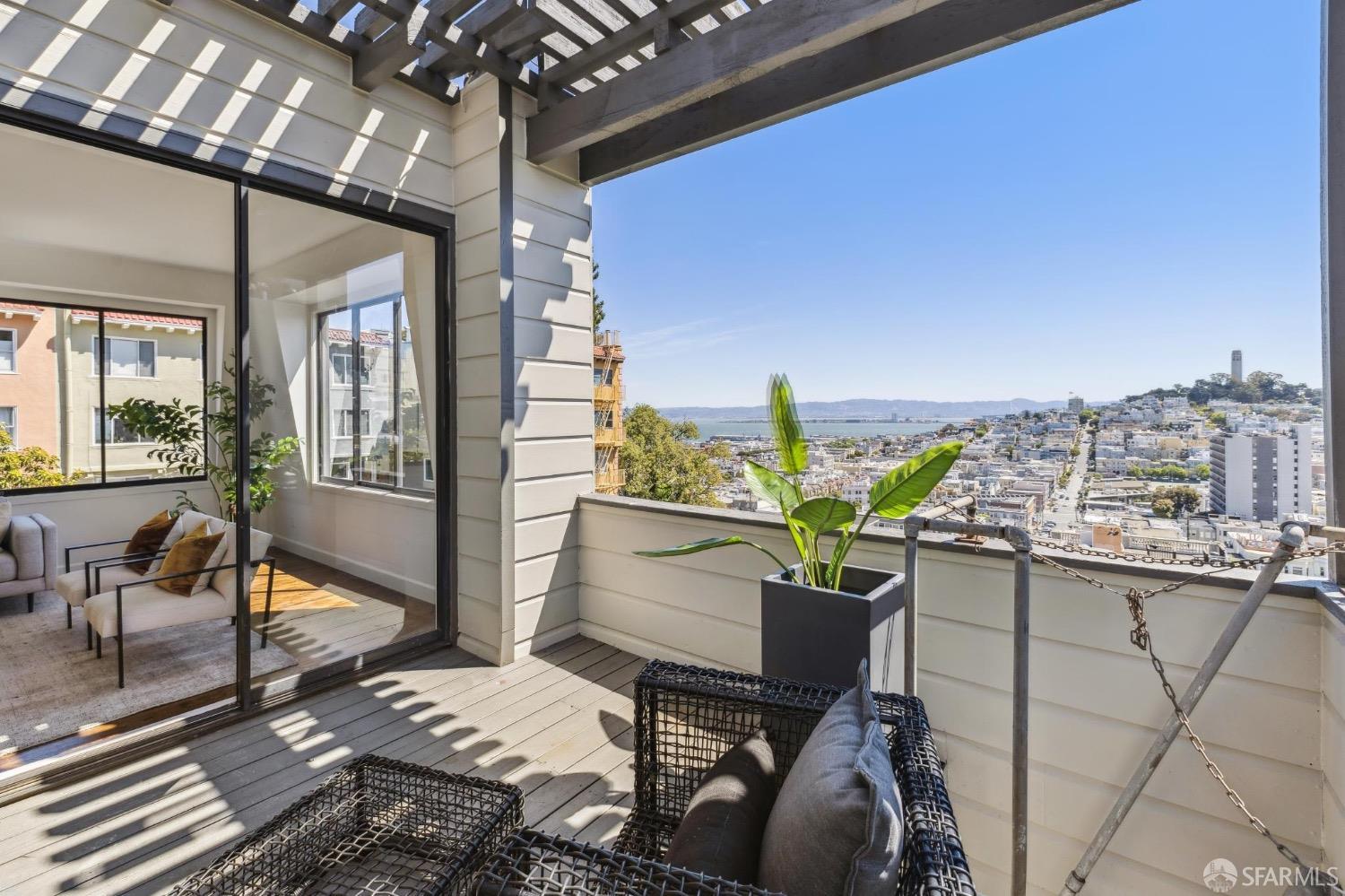 Detail Gallery Image 61 of 82 For 2260 Leavenworth St, San Francisco,  CA 94133 - 5 Beds | 4/1 Baths
