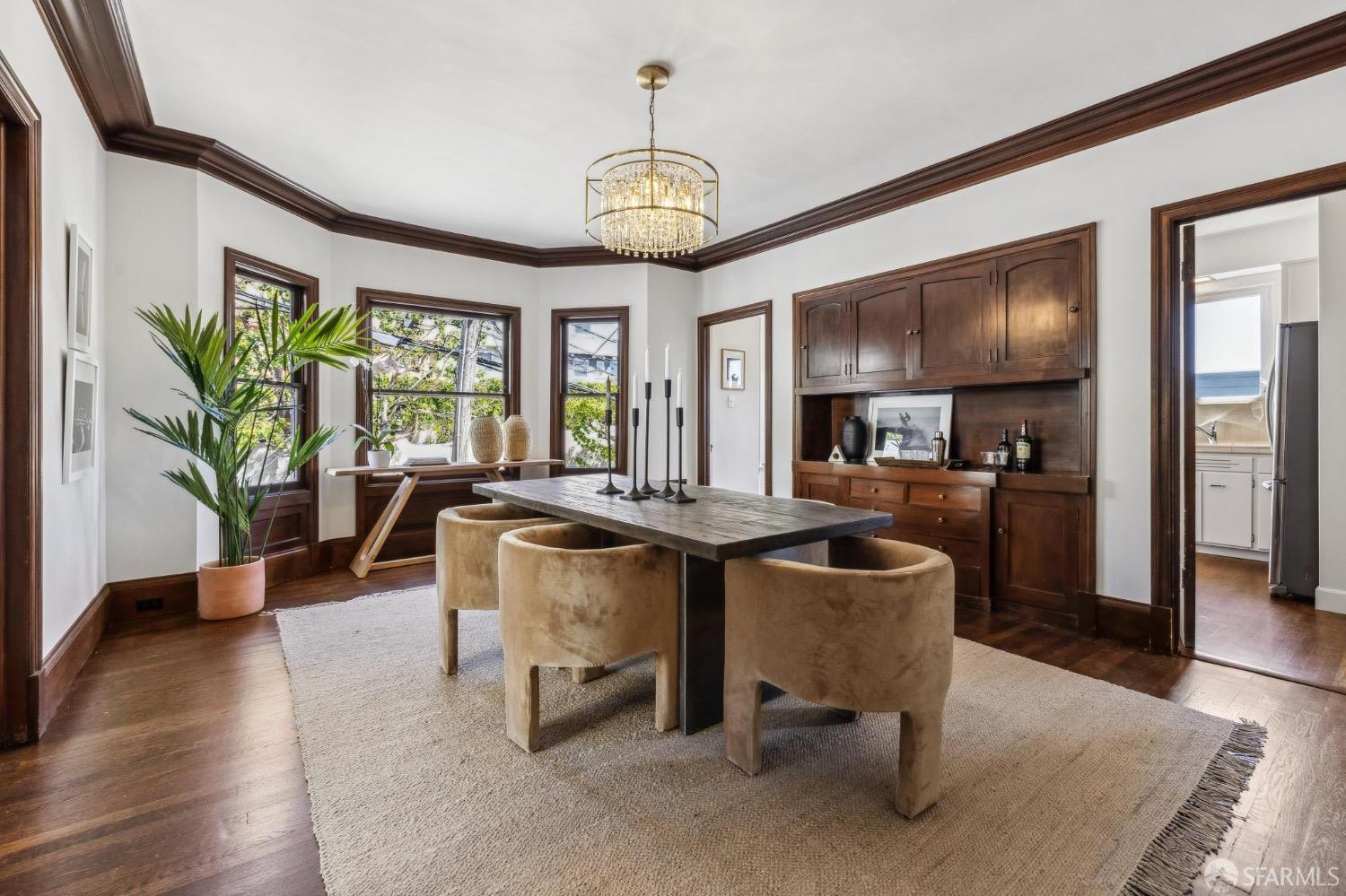 Detail Gallery Image 18 of 82 For 2260 Leavenworth St, San Francisco,  CA 94133 - 5 Beds | 4/1 Baths