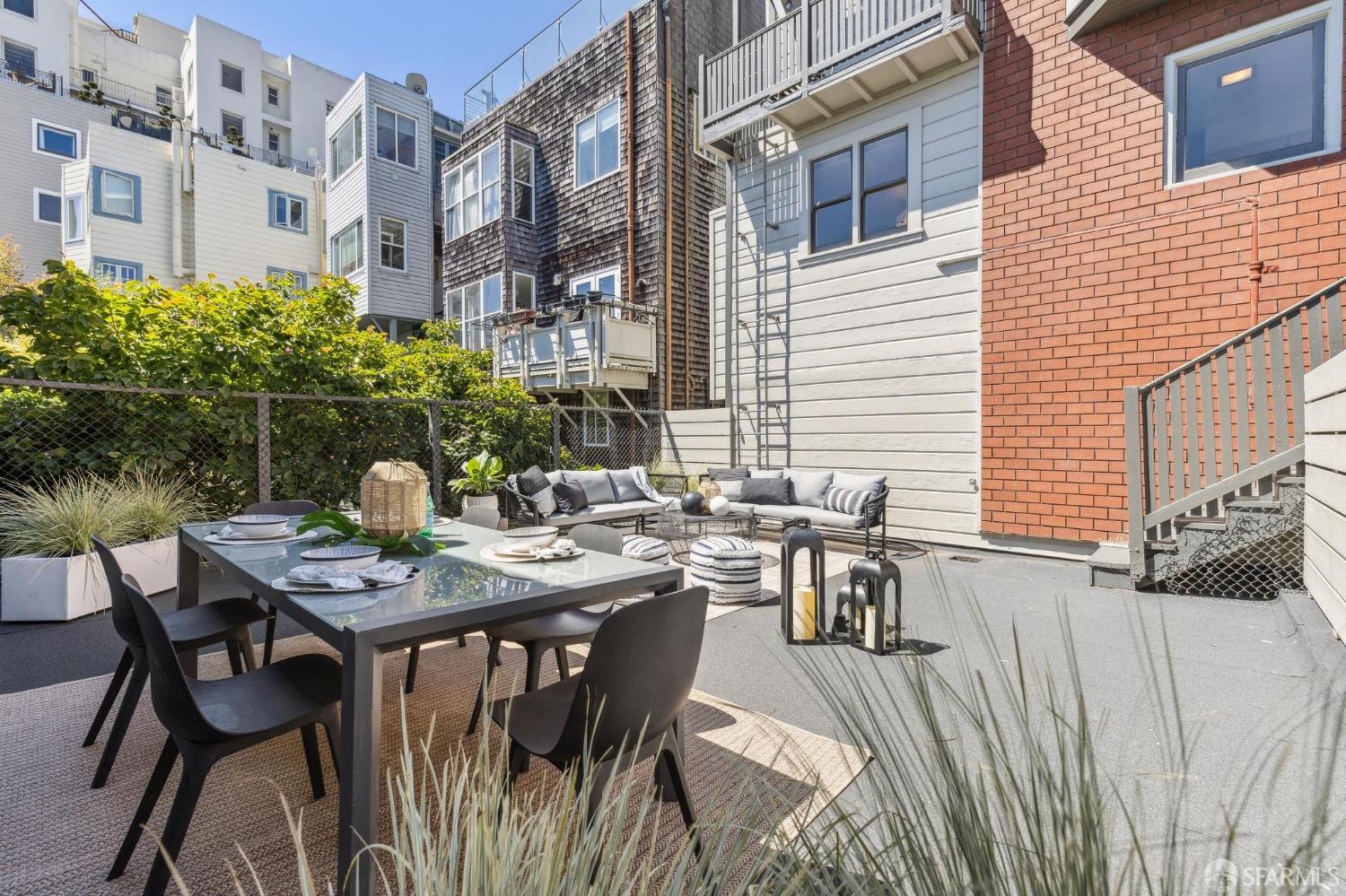 Detail Gallery Image 76 of 82 For 2260 Leavenworth St, San Francisco,  CA 94133 - 5 Beds | 4/1 Baths