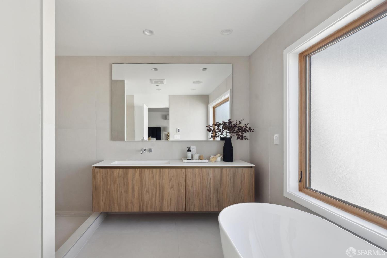 Detail Gallery Image 23 of 53 For 630 Precita Ave, San Francisco,  CA 94110 - 7 Beds | 5/2 Baths