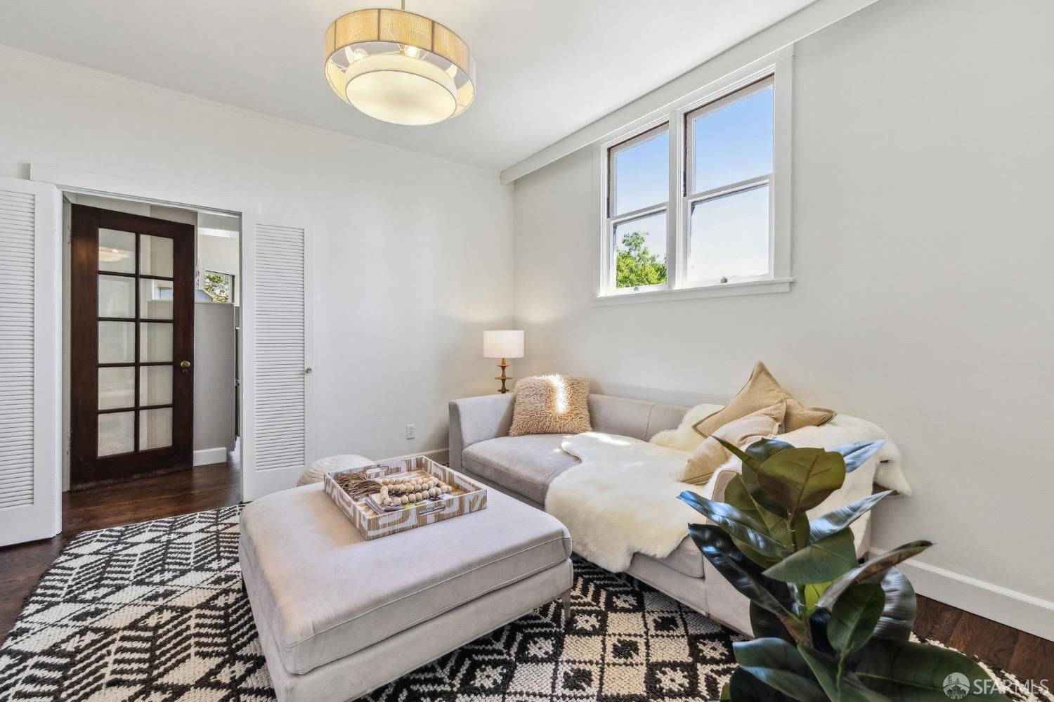 Detail Gallery Image 26 of 82 For 2260 Leavenworth St, San Francisco,  CA 94133 - 5 Beds | 4/1 Baths