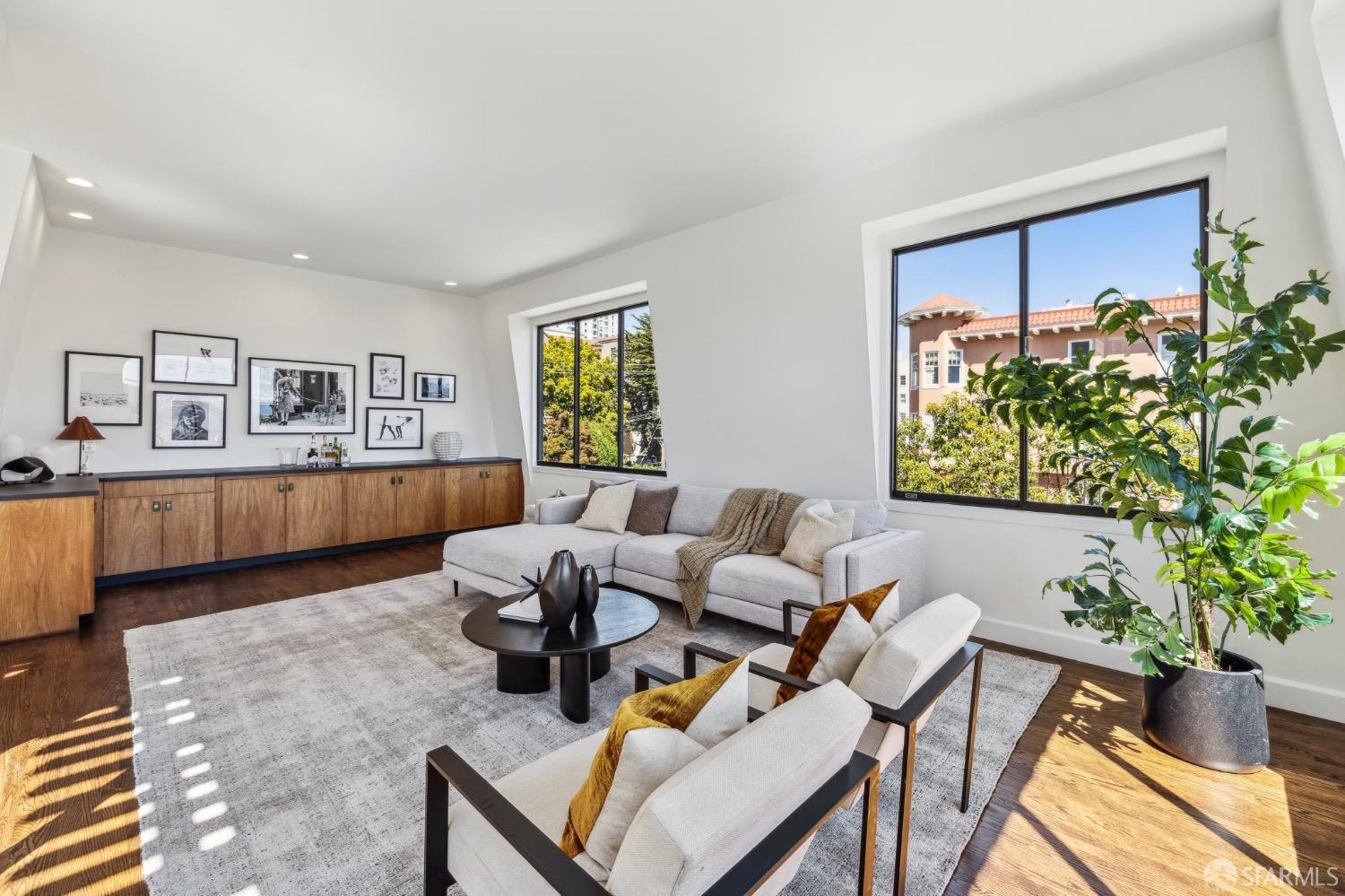 Detail Gallery Image 50 of 82 For 2260 Leavenworth St, San Francisco,  CA 94133 - 5 Beds | 4/1 Baths
