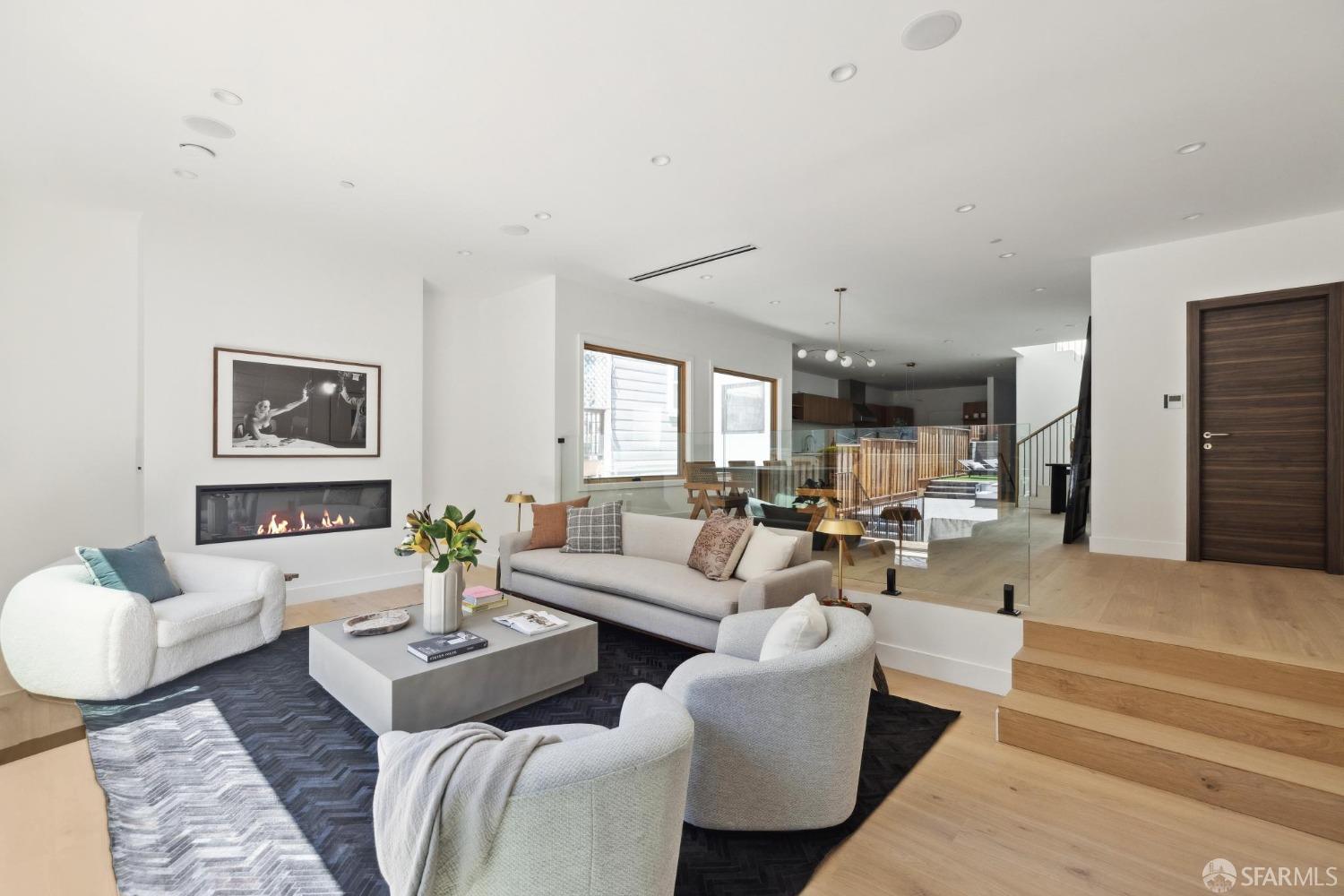 Detail Gallery Image 9 of 53 For 630 Precita Ave, San Francisco,  CA 94110 - 7 Beds | 5/2 Baths