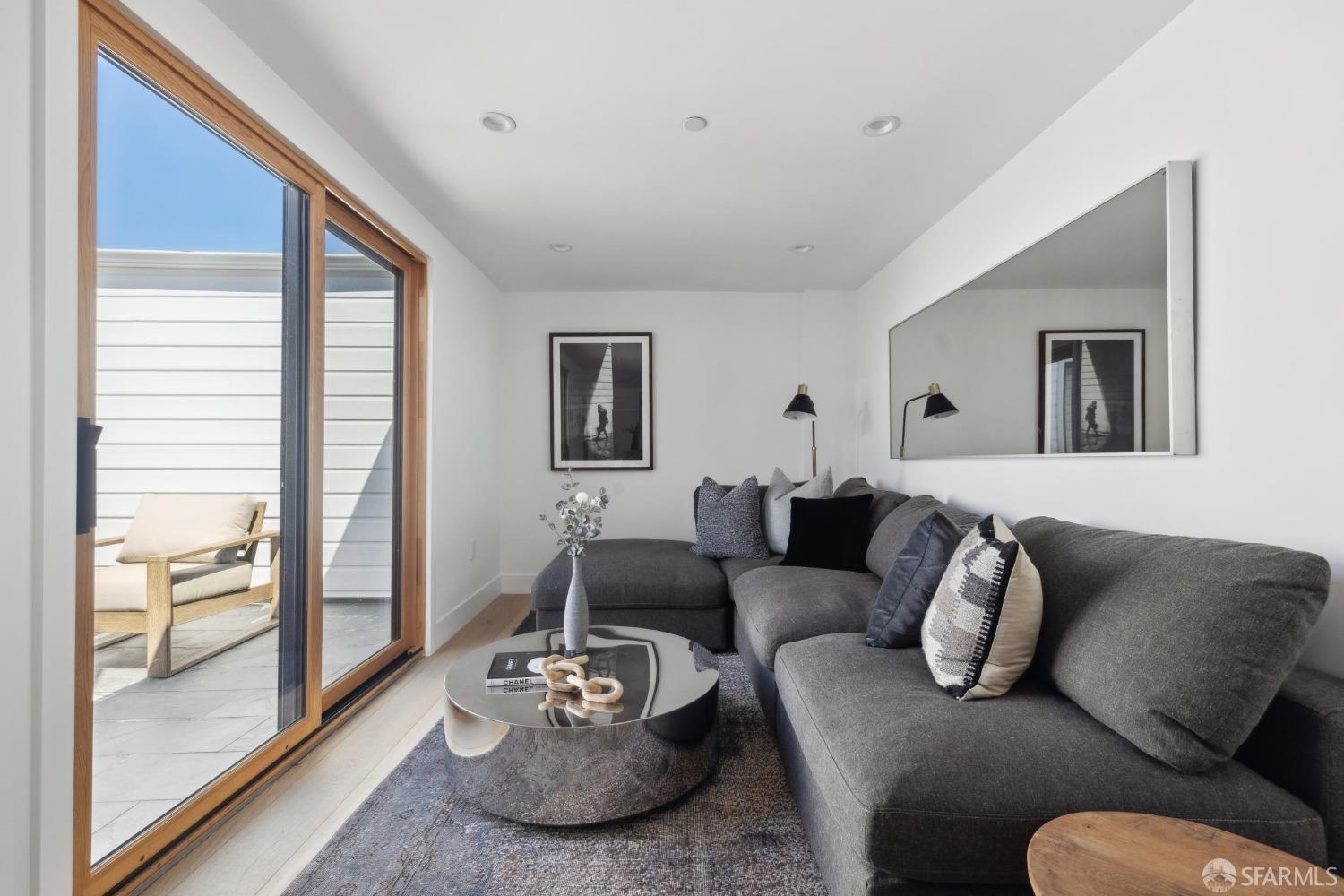 Detail Gallery Image 20 of 53 For 630 Precita Ave, San Francisco,  CA 94110 - 7 Beds | 5/2 Baths