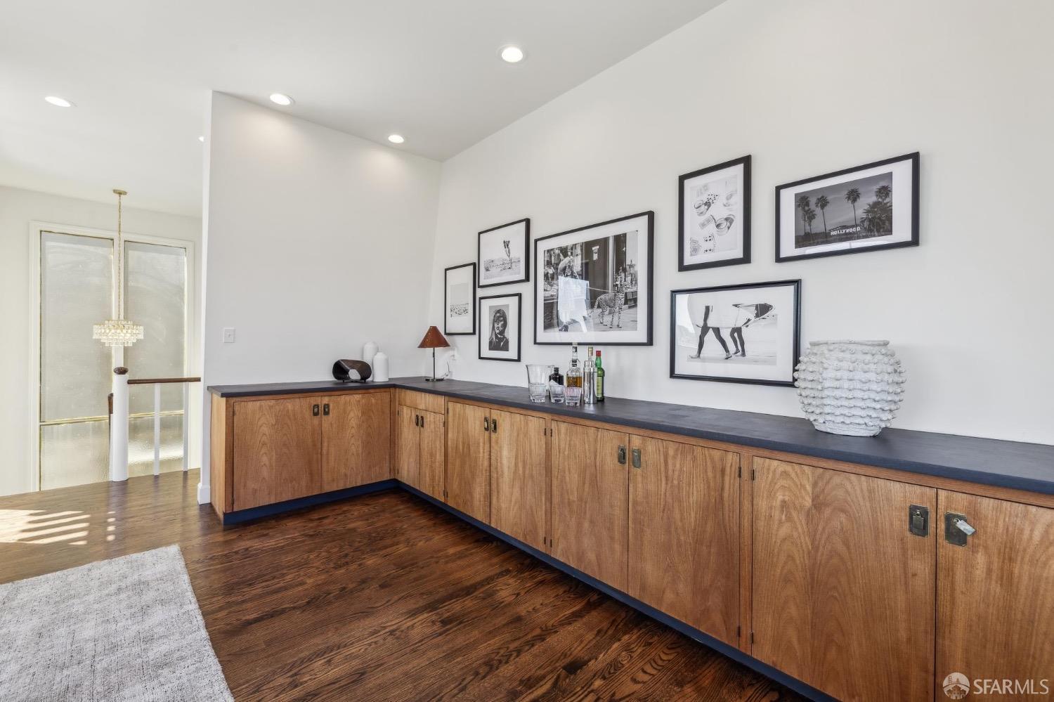Detail Gallery Image 56 of 82 For 2260 Leavenworth St, San Francisco,  CA 94133 - 5 Beds | 4/1 Baths