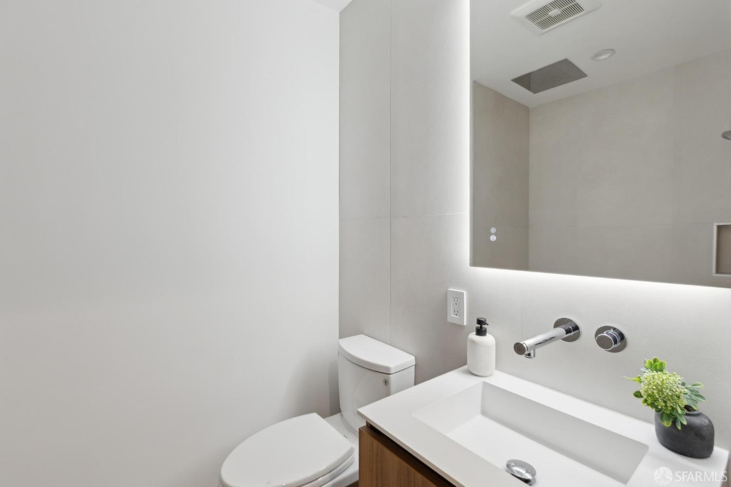 Detail Gallery Image 32 of 53 For 630 Precita Ave, San Francisco,  CA 94110 - 7 Beds | 5/2 Baths