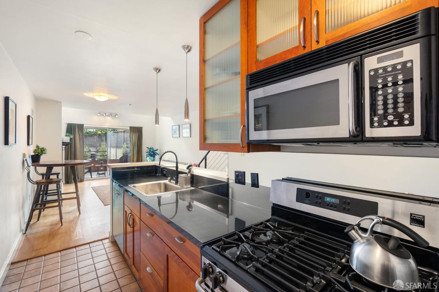 Detail Gallery Image 7 of 37 For 1720 Clay St #8,  San Francisco,  CA 94109 - 1 Beds | 1 Baths