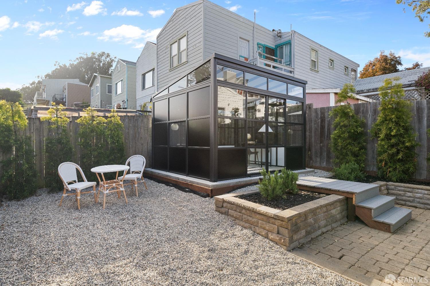 Detail Gallery Image 11 of 33 For 137 Edna St, San Francisco,  CA 94112 - 2 Beds | 1 Baths