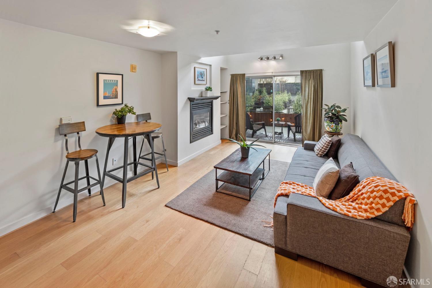 Detail Gallery Image 5 of 37 For 1720 Clay St #8,  San Francisco,  CA 94109 - 1 Beds | 1 Baths