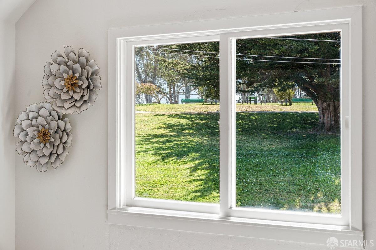 Detail Gallery Image 15 of 25 For 45 Holly Park Cir, San Francisco,  CA 94110 - 3 Beds | 1/1 Baths