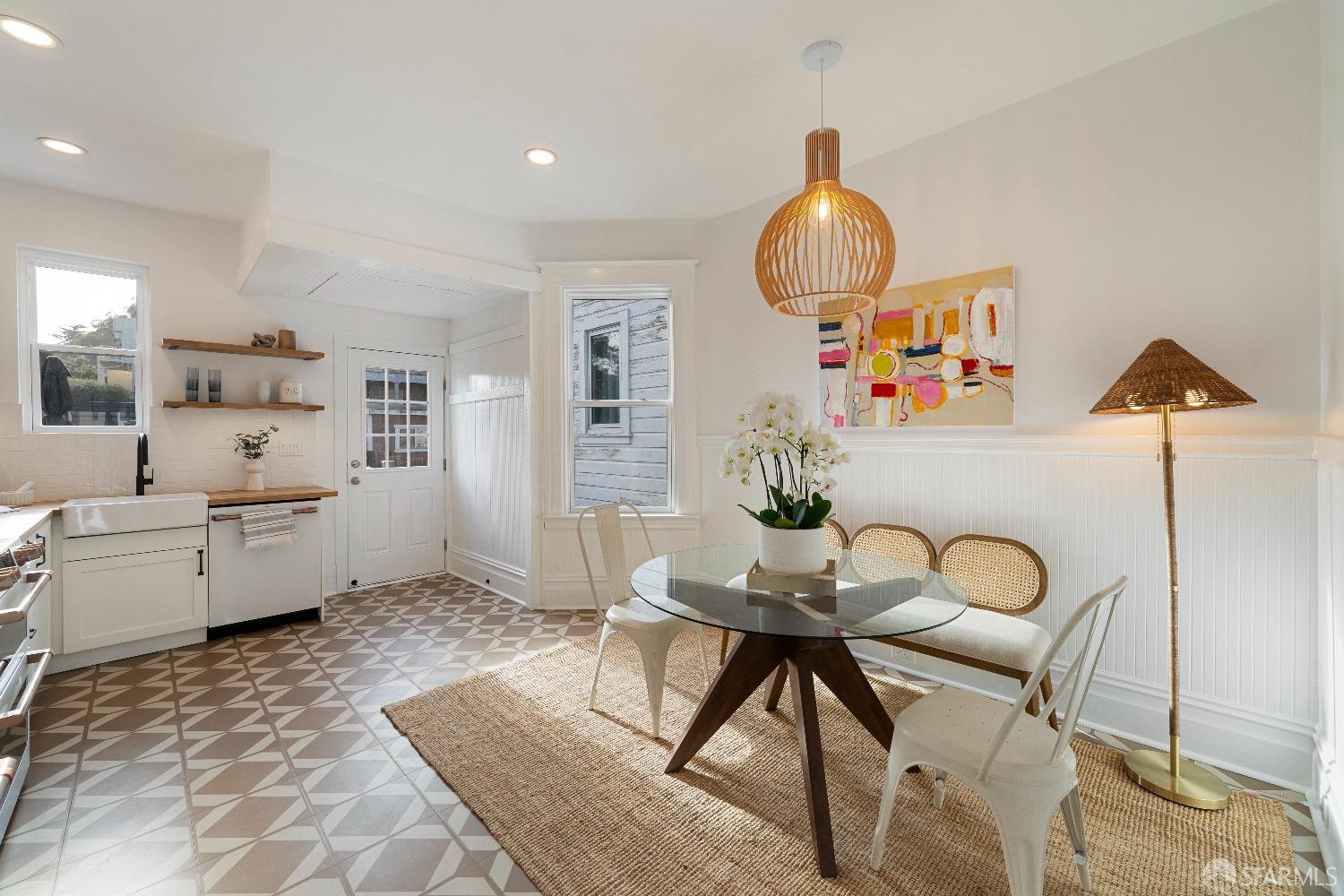 Detail Gallery Image 4 of 33 For 137 Edna St, San Francisco,  CA 94112 - 2 Beds | 1 Baths