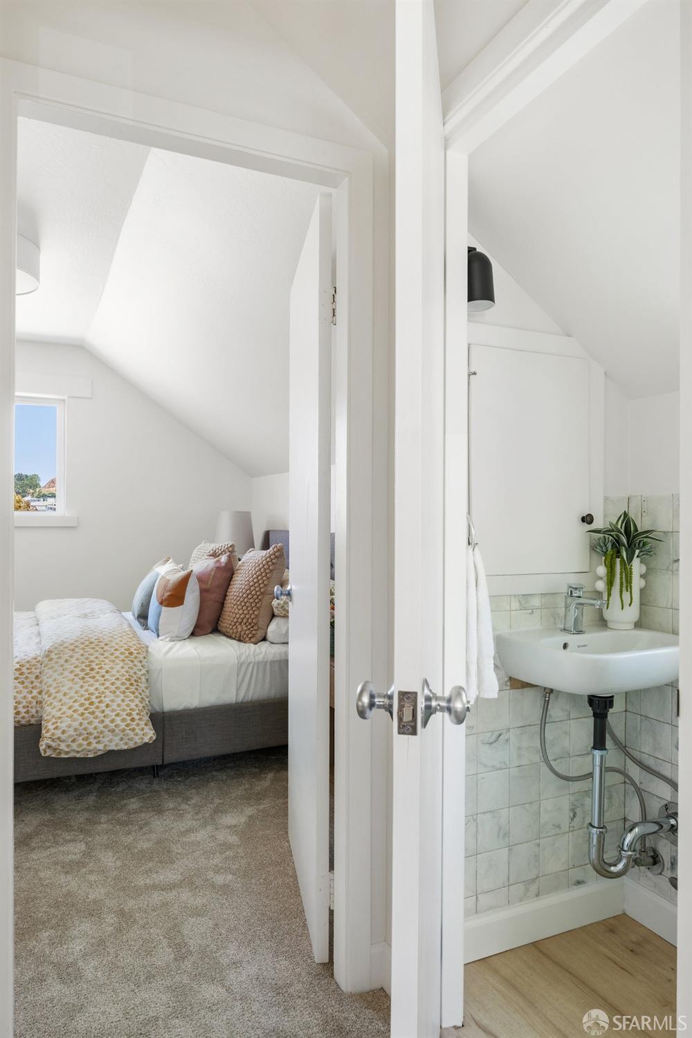 Detail Gallery Image 16 of 25 For 45 Holly Park Cir, San Francisco,  CA 94110 - 3 Beds | 1/1 Baths