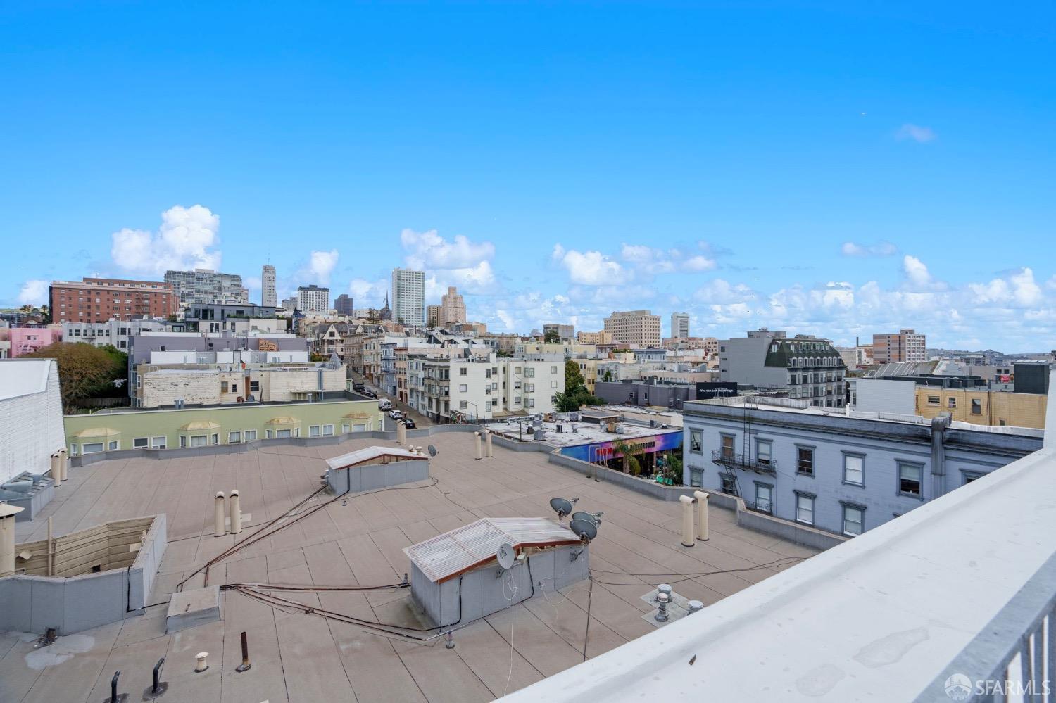 Detail Gallery Image 33 of 37 For 1720 Clay St #8,  San Francisco,  CA 94109 - 1 Beds | 1 Baths