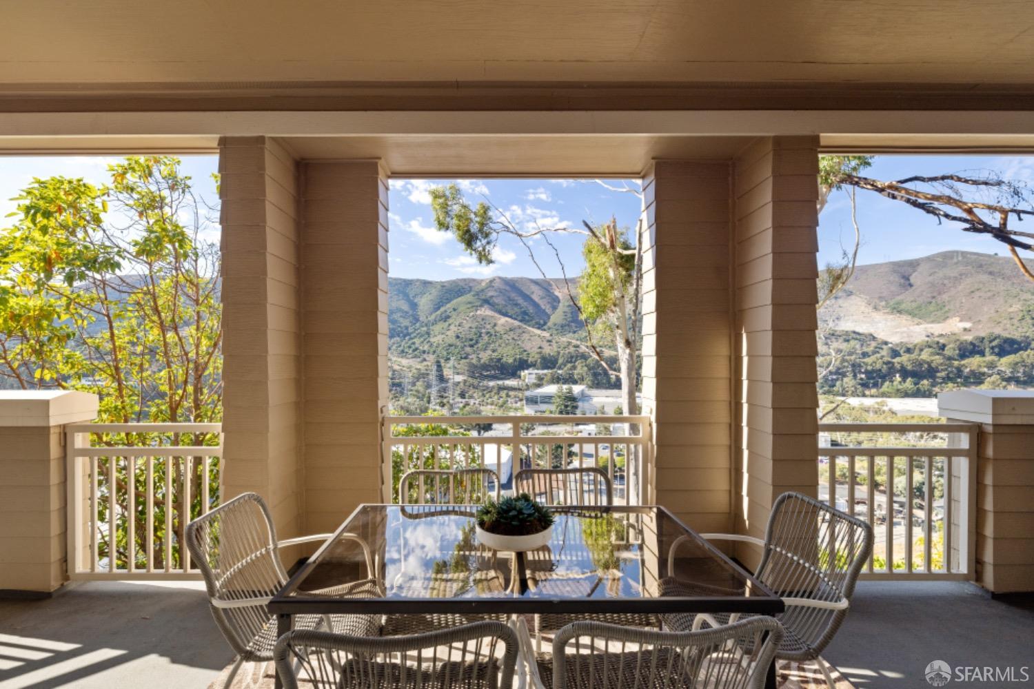 Detail Gallery Image 20 of 29 For 123 Kestrel Ct, Brisbane,  CA 94005 - 3 Beds | 2/1 Baths