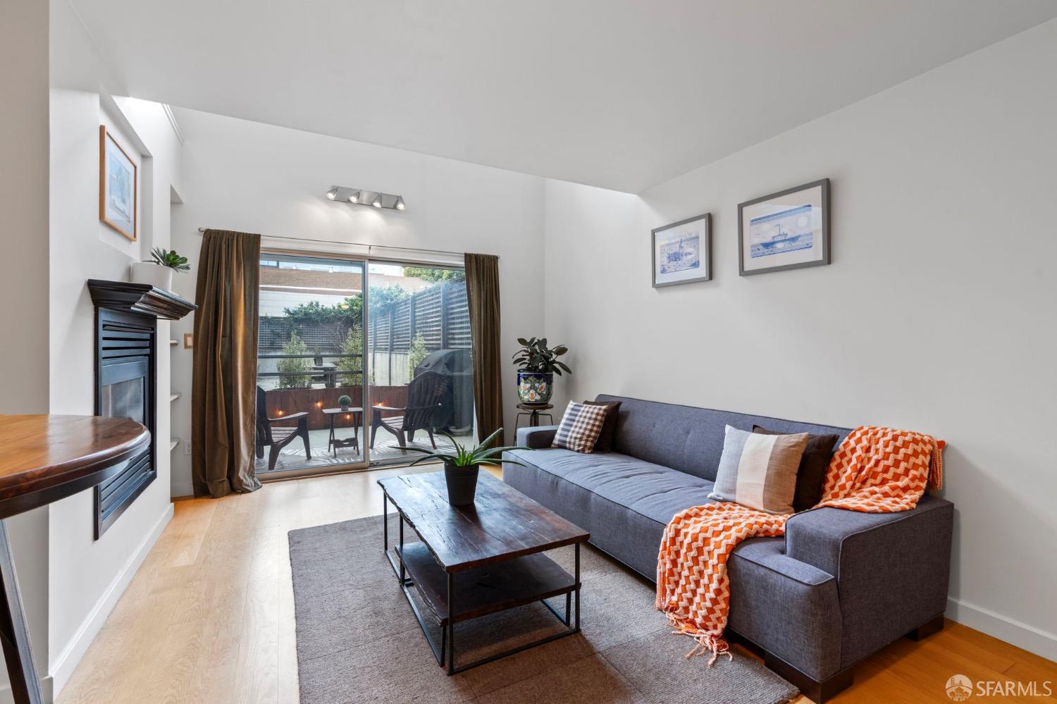 Detail Gallery Image 4 of 37 For 1720 Clay St #8,  San Francisco,  CA 94109 - 1 Beds | 1 Baths