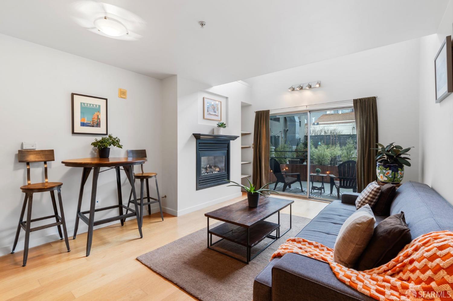 Detail Gallery Image 1 of 37 For 1720 Clay St #8,  San Francisco,  CA 94109 - 1 Beds | 1 Baths