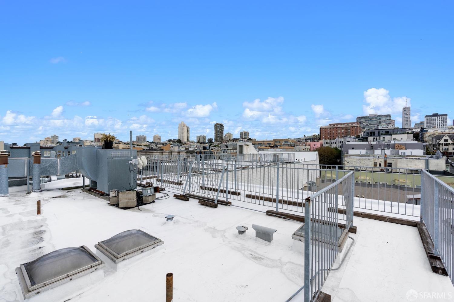 Detail Gallery Image 32 of 37 For 1720 Clay St #8,  San Francisco,  CA 94109 - 1 Beds | 1 Baths