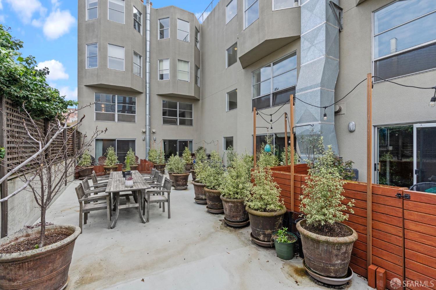 Detail Gallery Image 26 of 37 For 1720 Clay St #8,  San Francisco,  CA 94109 - 1 Beds | 1 Baths
