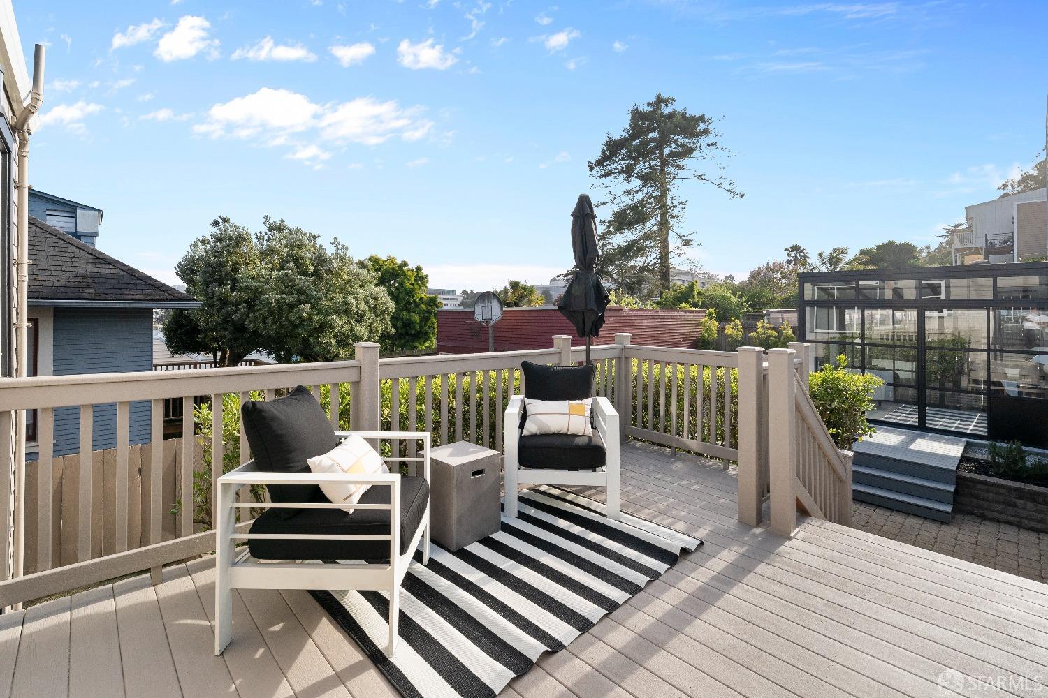 Detail Gallery Image 9 of 33 For 137 Edna St, San Francisco,  CA 94112 - 2 Beds | 1 Baths