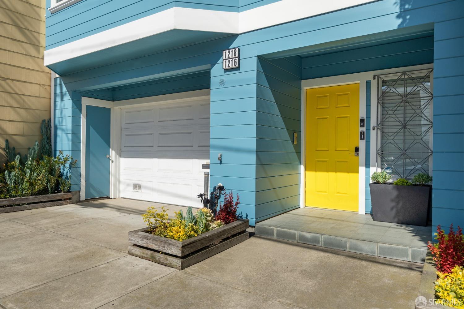 Detail Gallery Image 4 of 47 For 1216 47th Ave, San Francisco,  CA 94122 - 3 Beds | 3 Baths