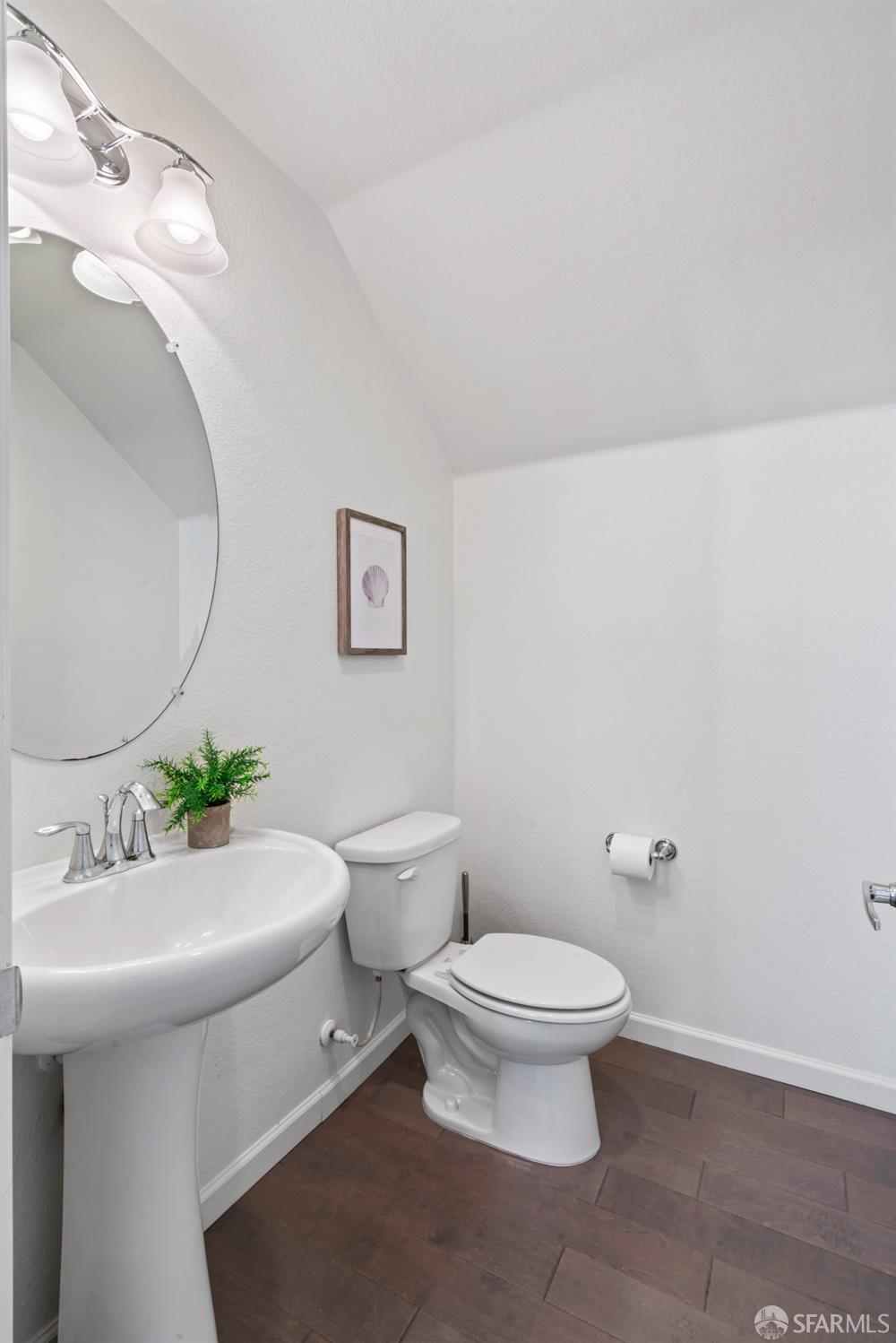 Detail Gallery Image 9 of 39 For 1544 Glenn St, Hayward,  CA 94545 - 3 Beds | 2/1 Baths