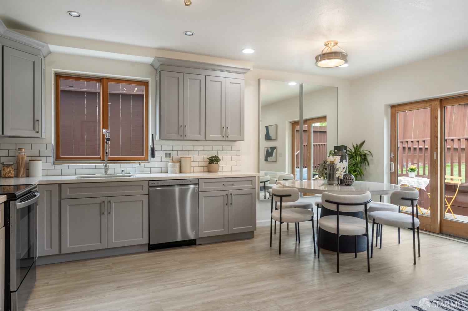 Detail Gallery Image 11 of 47 For 1216 47th Ave, San Francisco,  CA 94122 - 3 Beds | 3 Baths