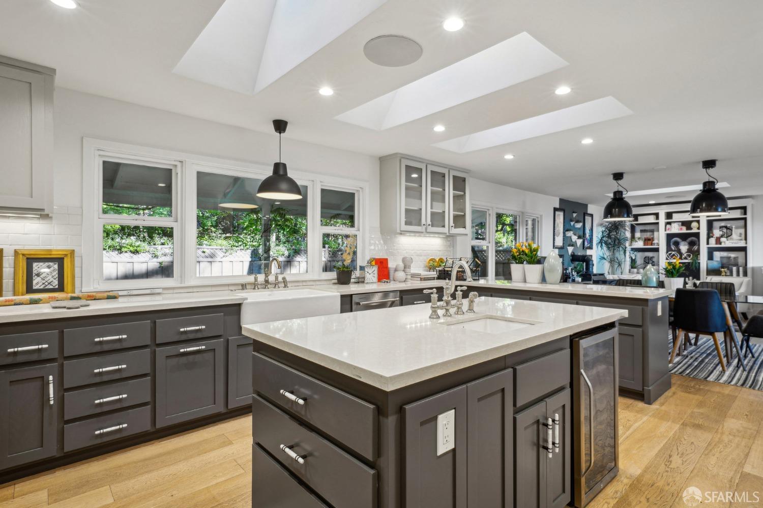 Detail Gallery Image 11 of 38 For 14826 Skyline Blvd #1,  Woodside,  CA 94062 - 3 Beds | 3 Baths