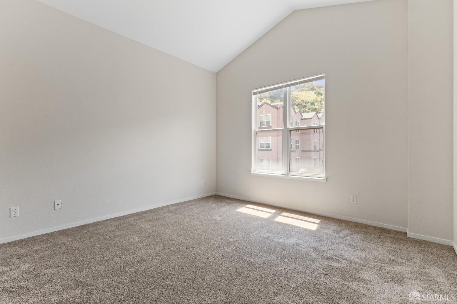Detail Gallery Image 20 of 28 For 163 Stoneridge Ln, San Francisco,  CA 94134 - 2 Beds | 2 Baths